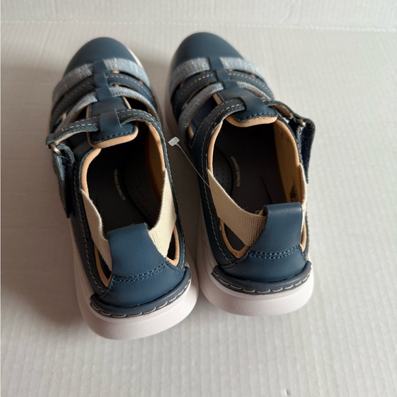 Clarks Women's Teagan Step Loafer - Picture 3 of 9